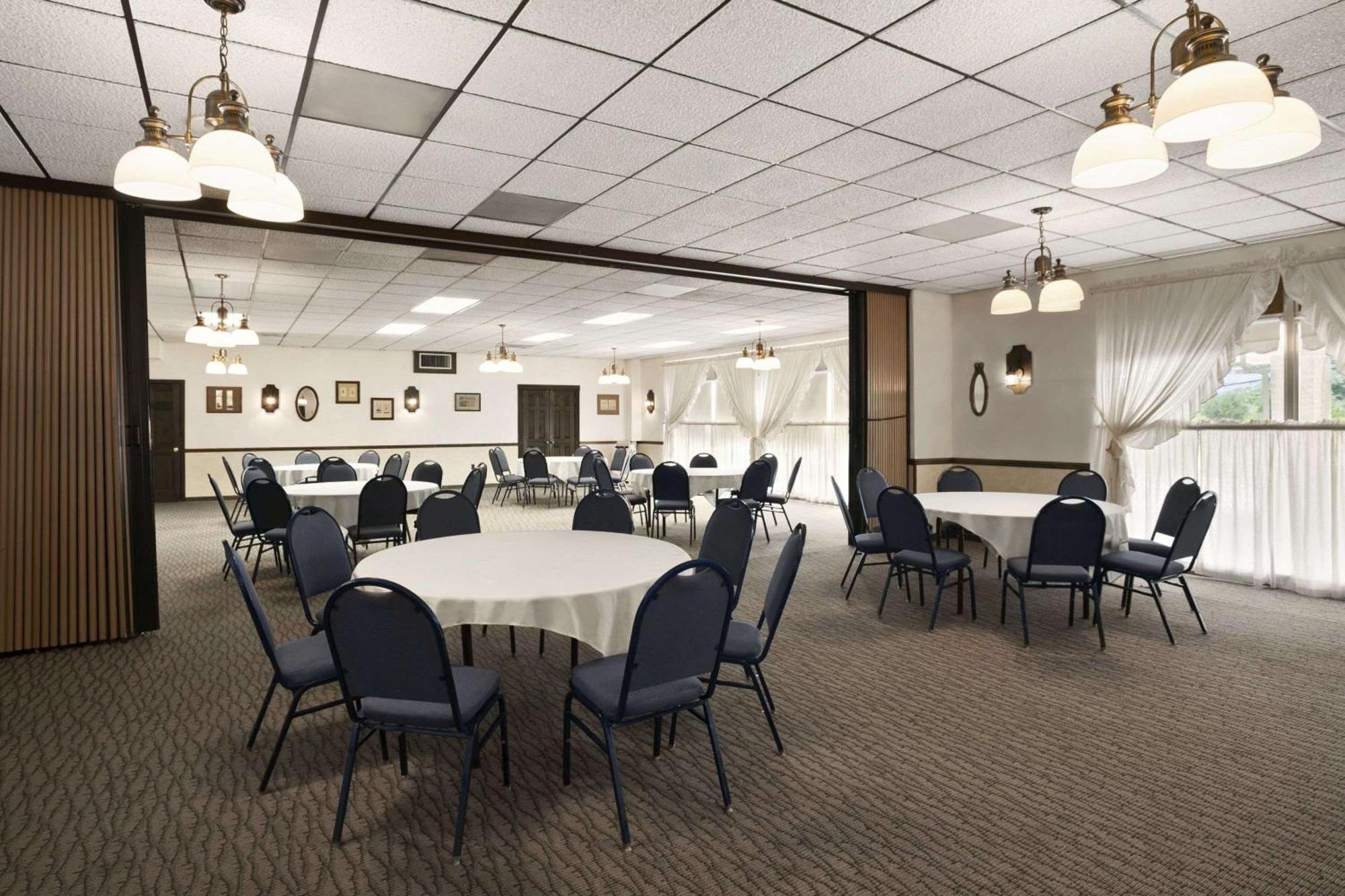 Travelodge By Wyndham Bedford Extérieur photo